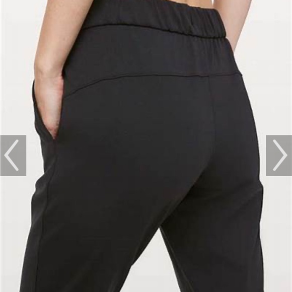 Lululemon on the fly pants - Picture 2 of 2
